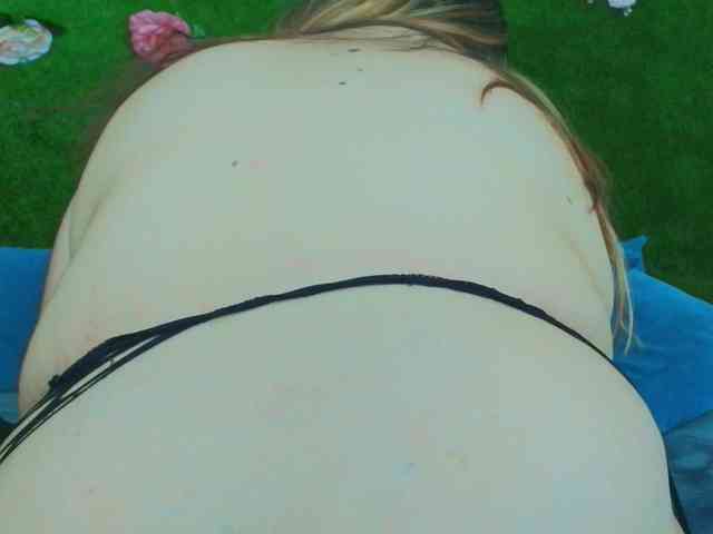 HugeTittiess