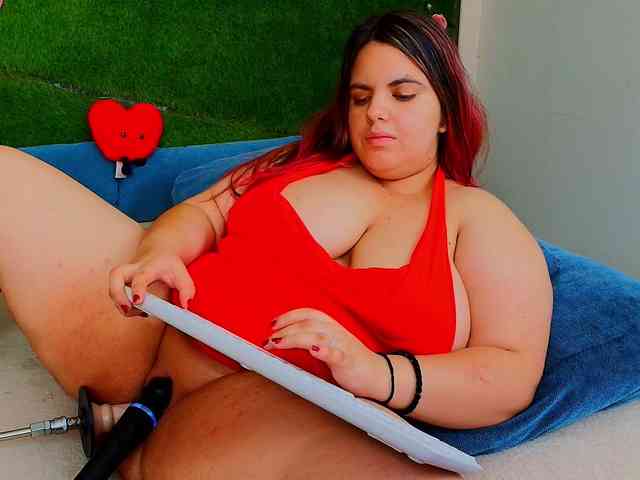 HugeTittiess webcam
