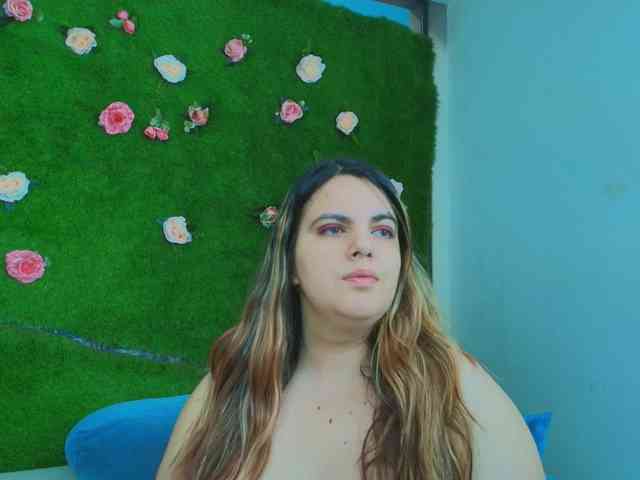 HugeTittiess webcam