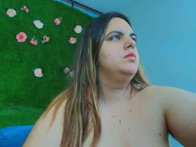 HugeTittiess