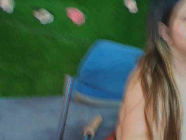 HugeTittiess webcam
