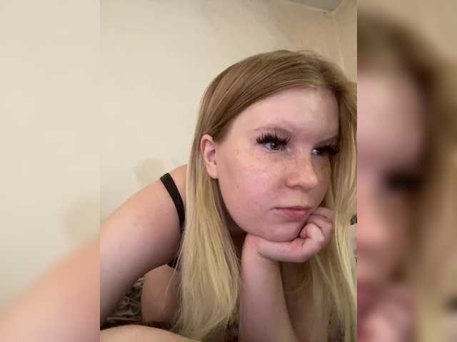 Amelia2004 live cam on BongaCams