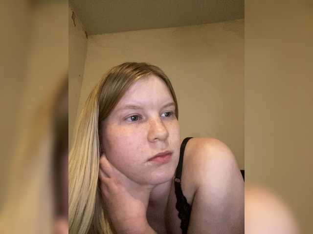 Amelia2004's BongaCams show and profile