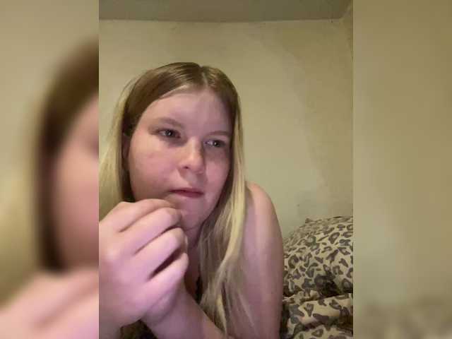 Amelia2004's BongaCams show and profile