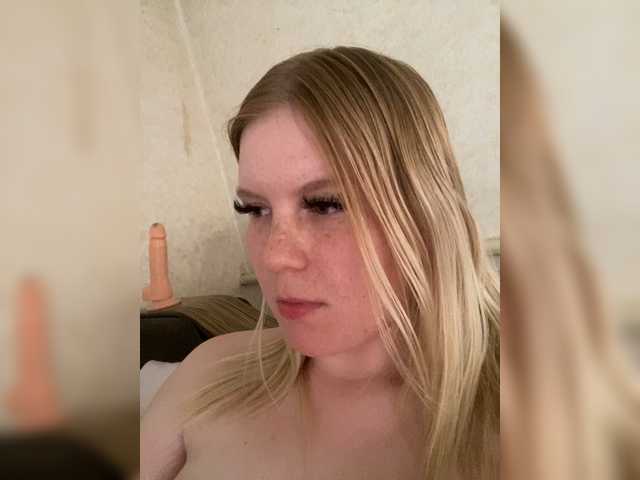 Amelia2004 Live Cam on BongaCams