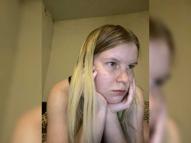 Amelia2004's BongaCams show and profile