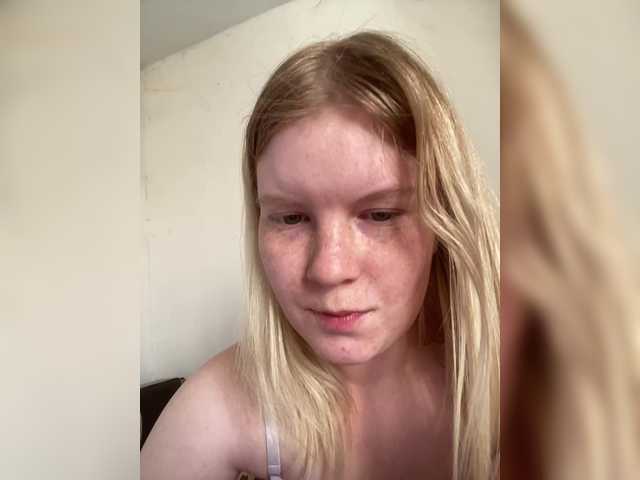 Amelia2004's BongaCams show and profile