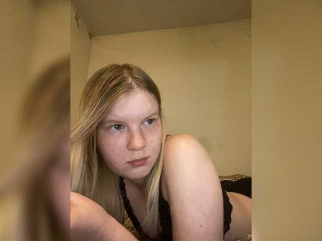 Amelia2004's BongaCams show and profile