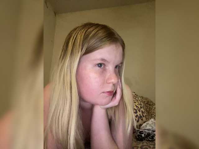 Amelia2004's BongaCams show and profile