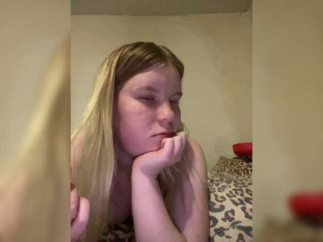 Amelia2004's BongaCams show and profile