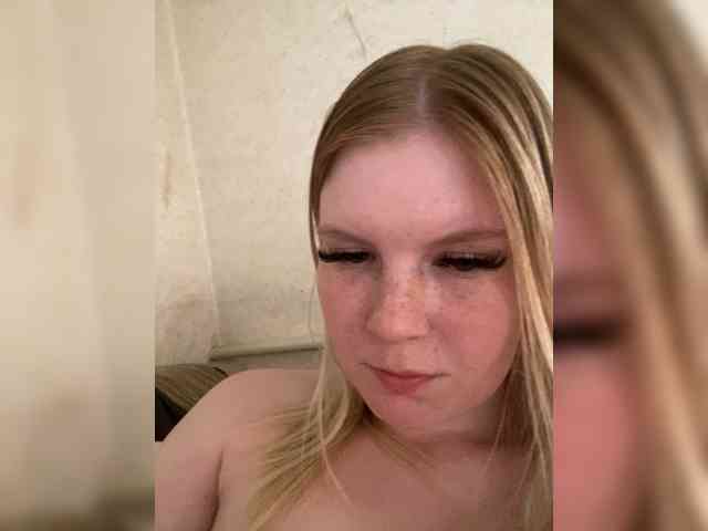 Amelia2004 webcam