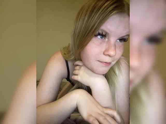Amelia2004 webcam