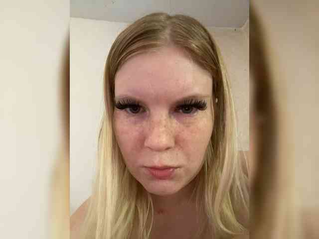 Amelia2004 webcam