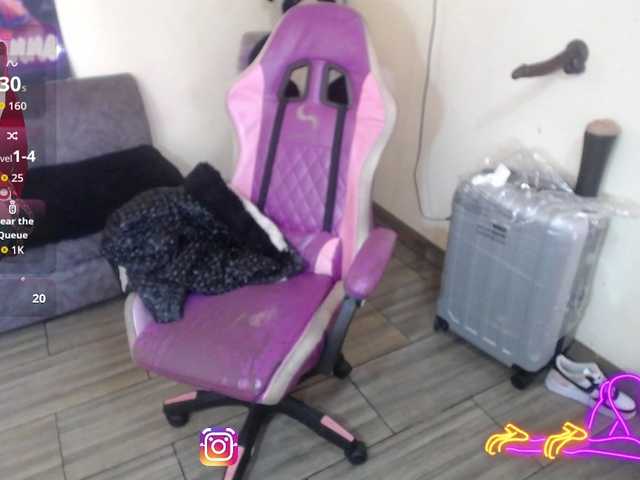 Roxy-roxxan live webcam show