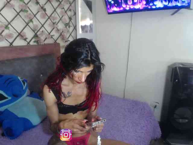 Roxy-roxxan Live Webcam on BongaCams