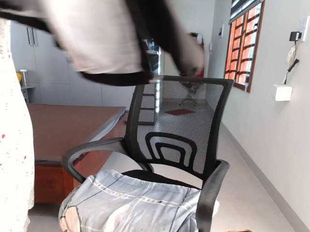 Ling-Lingg live cam on BongaCams