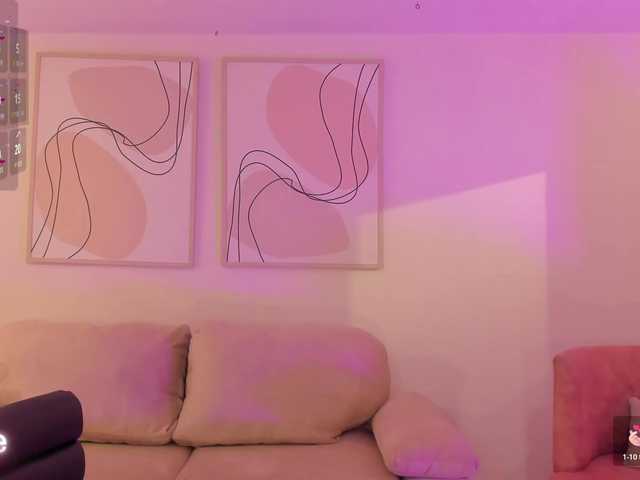 CorinneRusso live cam on BongaCams