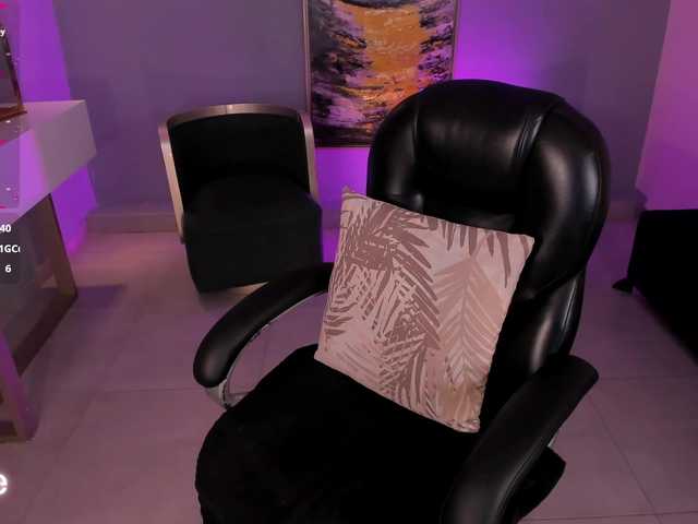 CorinneRusso live cam on BongaCams