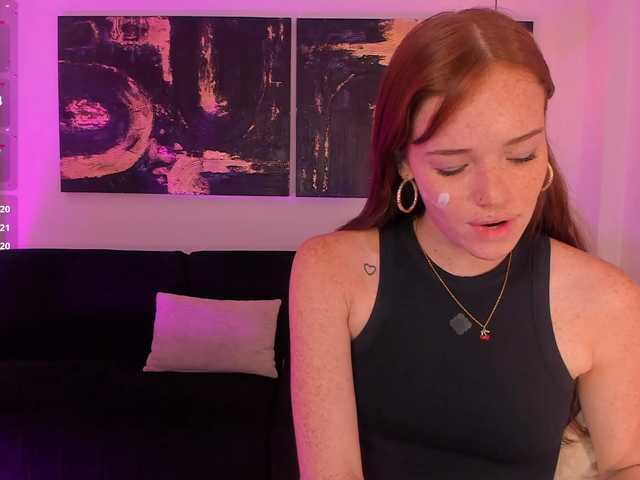 CorinneRusso live webcam show