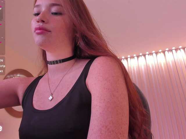 CorinneRusso live cam on BongaCams