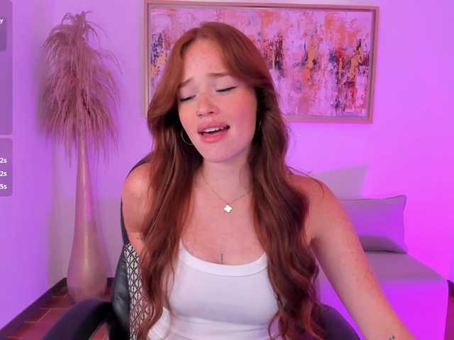 CorinneRusso, en directo ahora en BongaCams