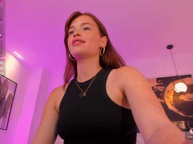 CorinneRusso live webcam show