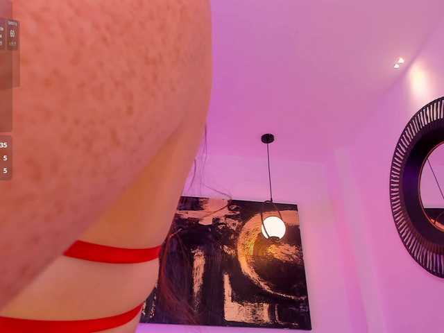 CorinneRusso live webcam show
