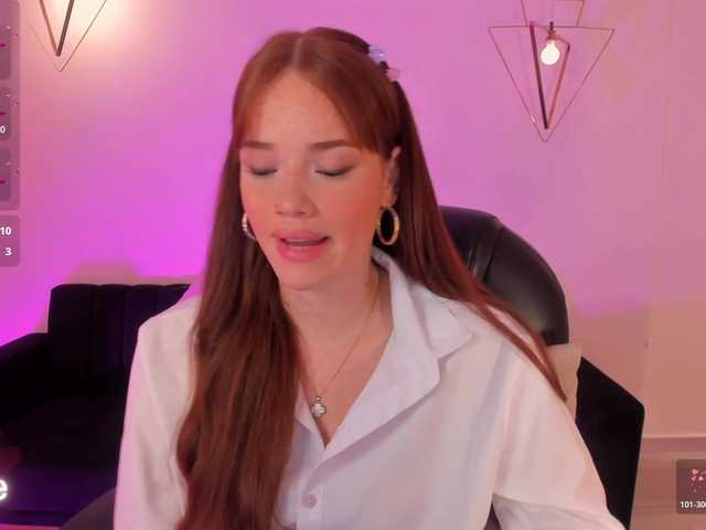 CorinneRusso live cam on BongaCams
