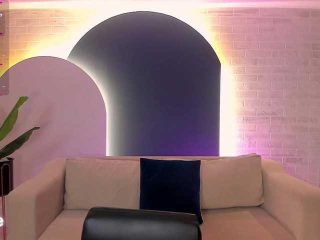 CorinneRusso live cam on BongaCams