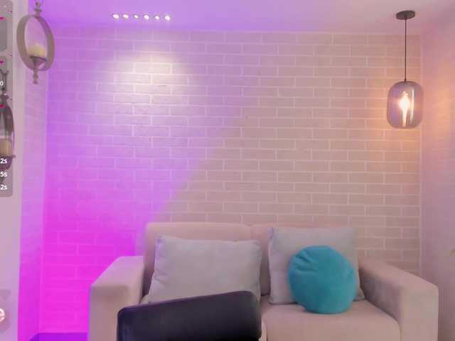 CorinneRusso live cam on BongaCams