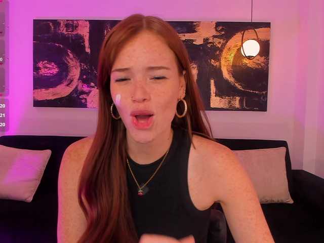 CorinneRusso live webcam show
