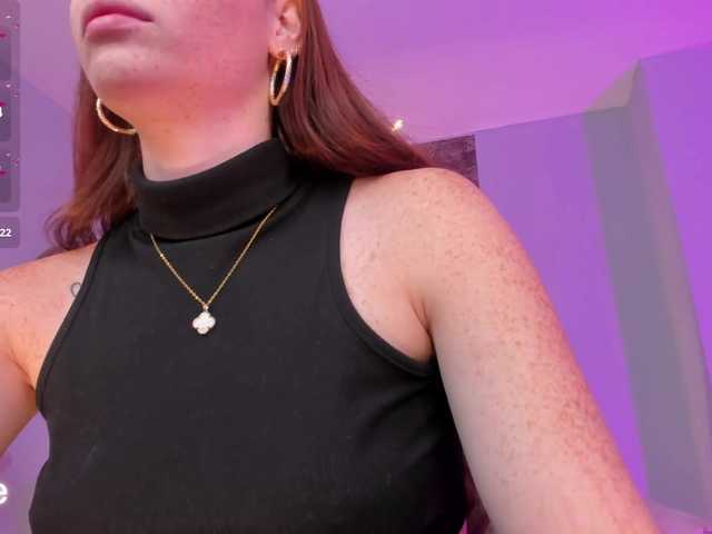 CorinneRusso live cam on BongaCams