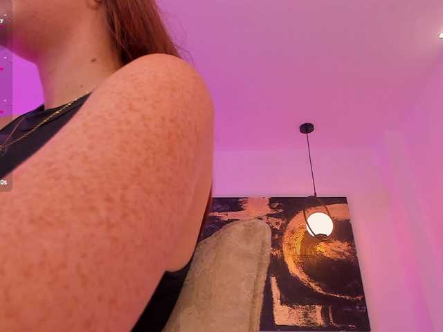 CorinneRusso live webcam show