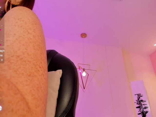 CorinneRusso live cam on BongaCams