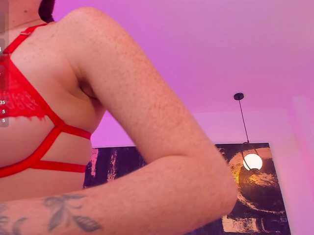 CorinneRusso live webcam show