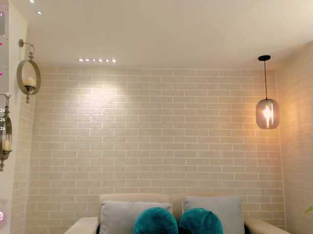 CorinneRusso live cam on BongaCams