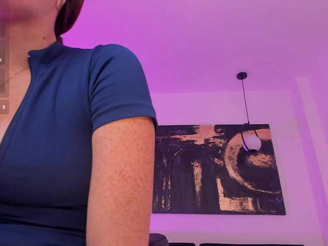 CorinneRusso live webcam show