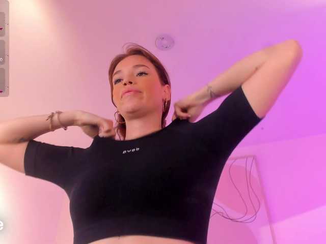 CorinneRusso live cam on BongaCams