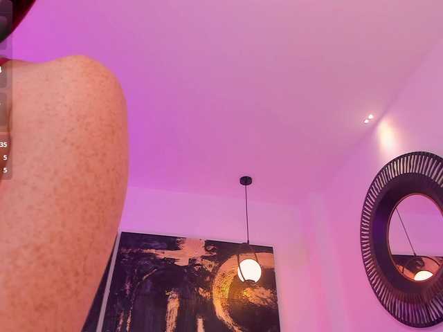 CorinneRusso live webcam show