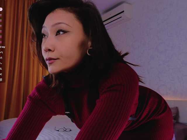 RenaWong's BongaCams show and profile