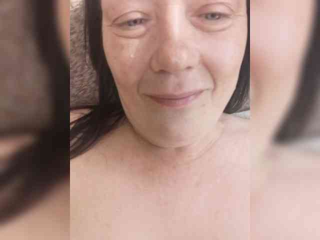Klassnaya-1's cam show statistics and live stream