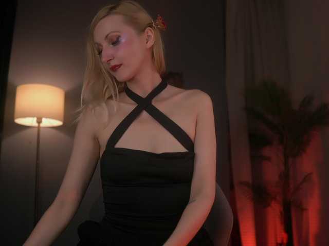 SerenaGrant live cam on BongaCams