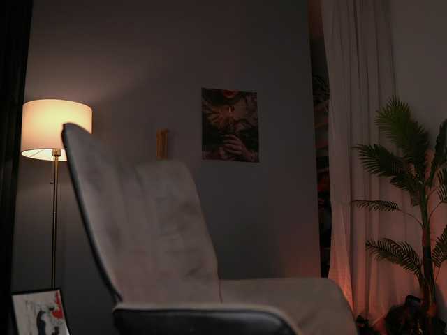 SerenaGrant's BongaCams show and profile