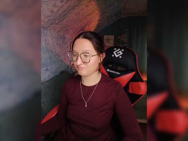 Rosia-Guess, en vivo ahora en BongaCams