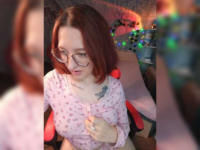 Rosia-Guess's BongaCams show and profile