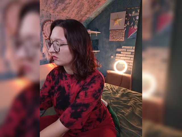 Rosia-Guess, 21 y/o - Live Cam on BongaCams