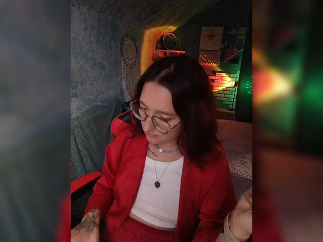 KRISTINA-S live webcam show