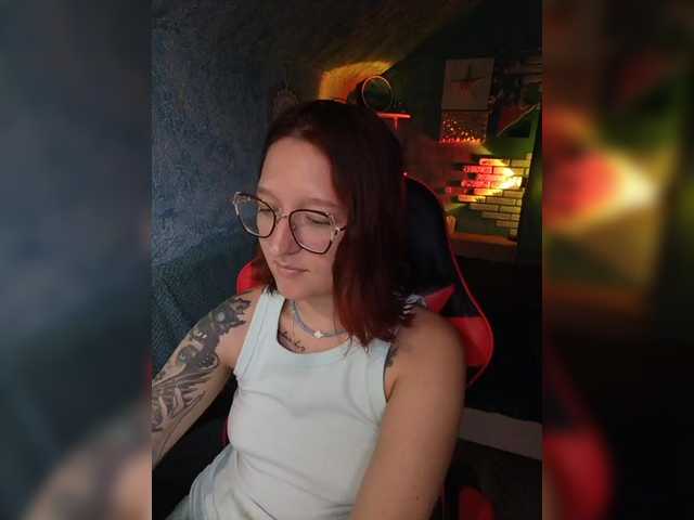 KRISTINA-S live webcam show