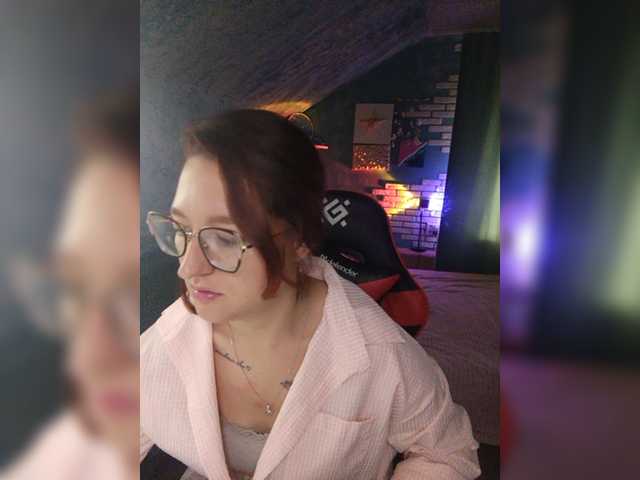 Rosia-Guess live webcam show