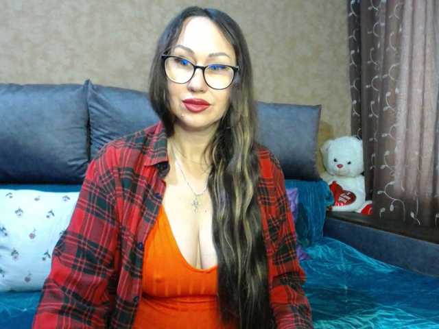 FlirtingMadam live cam preview